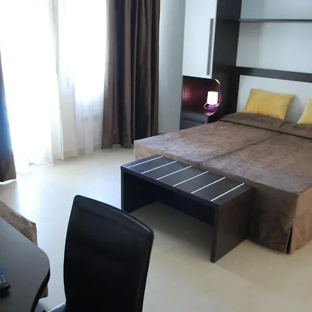 Fiera Maglo' فندق مبيت وإفطار 2*